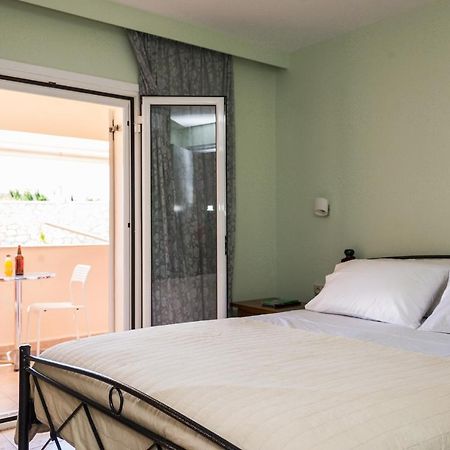 Avyssos Residents Aparthotel Kalamaki  Exterior photo