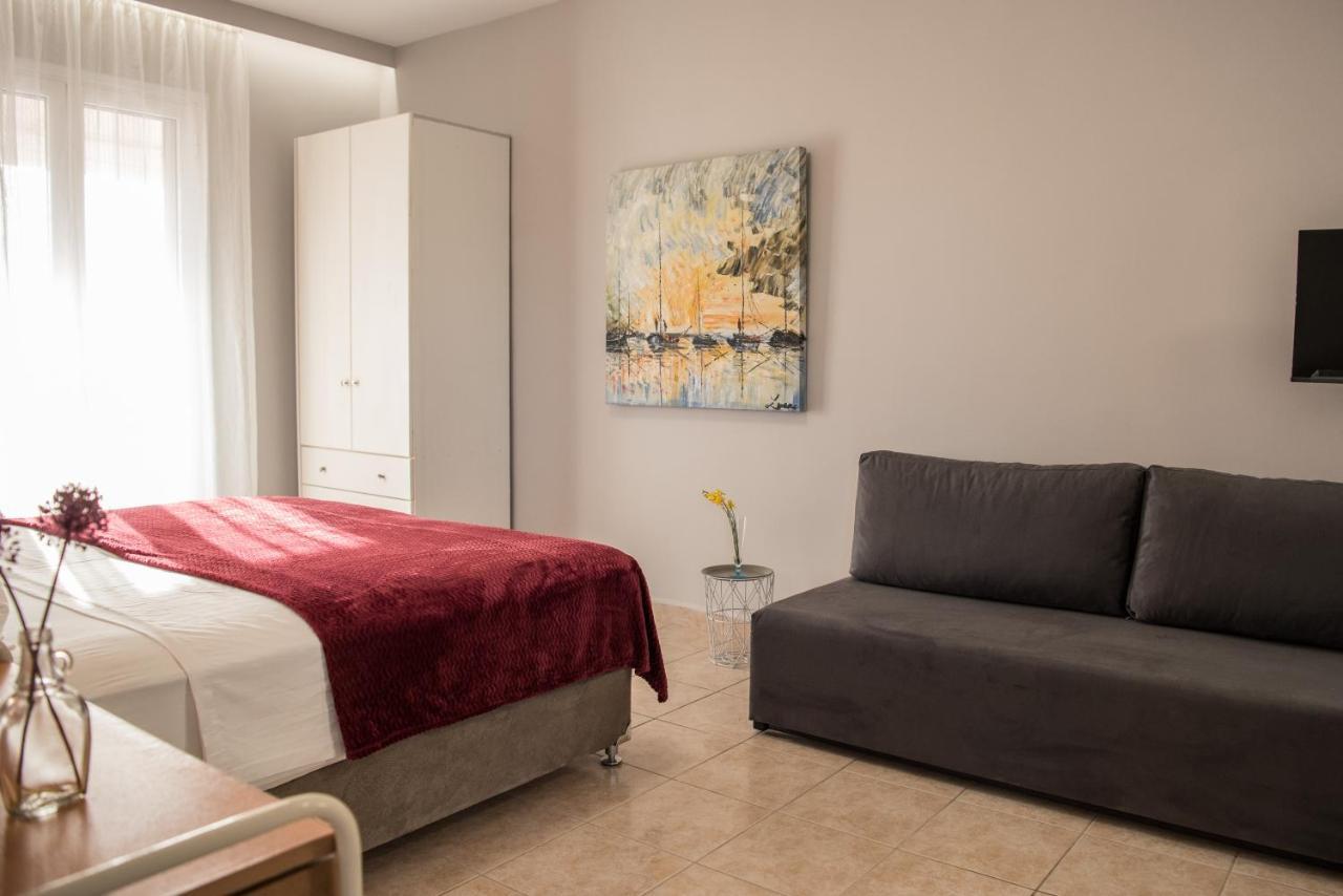 Avyssos Residents Aparthotel Kalamaki  Exterior photo