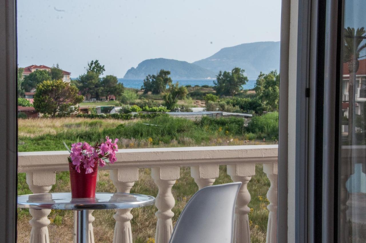 Avyssos Residents Aparthotel Kalamaki  Exterior photo
